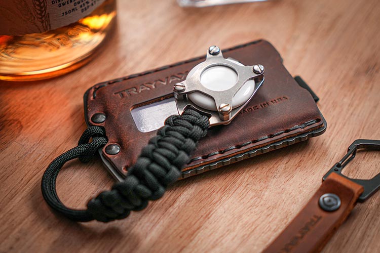 What are the Benefits of Using a Metal Wallet?