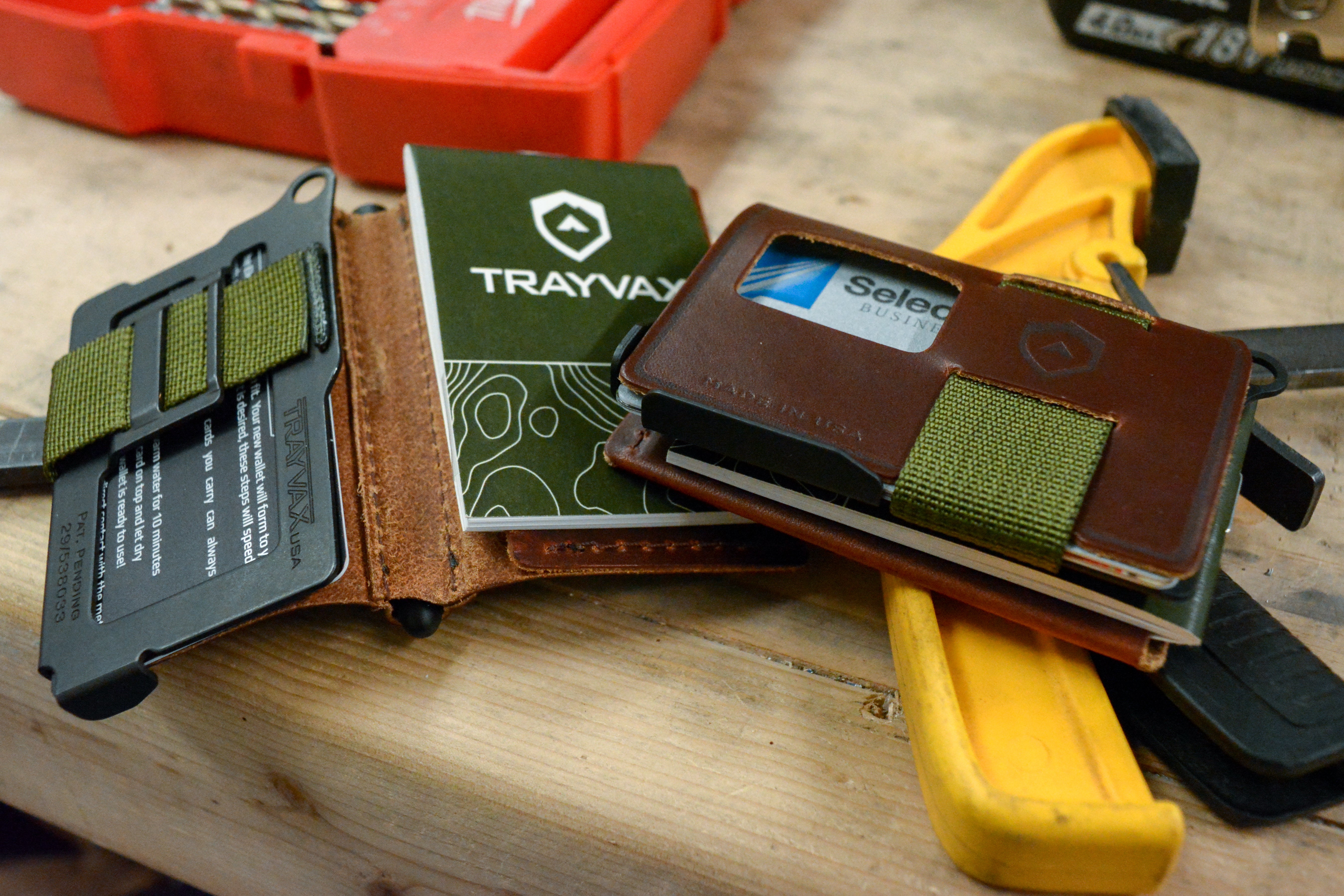 Summit Notebook Instructions: Attach the leather sleeve to the wallet