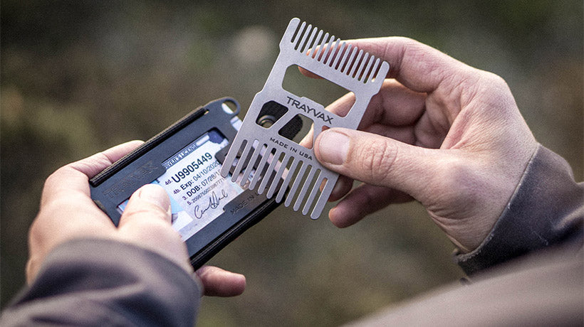Trayvax shift wallet comb going into wallet
