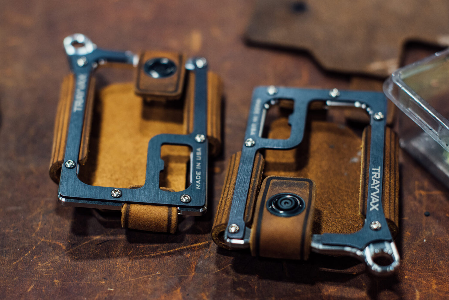 How to Find Luxury Leather Wallets for Men?