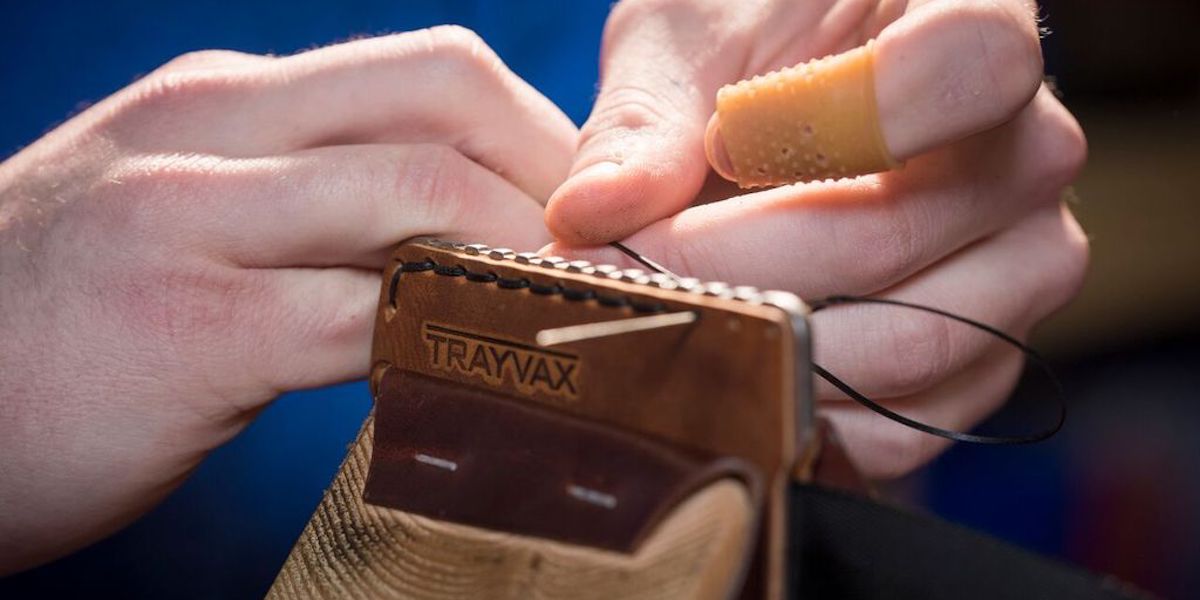 trayvax-how-to-make-a-leather-wallet-hand-stitched