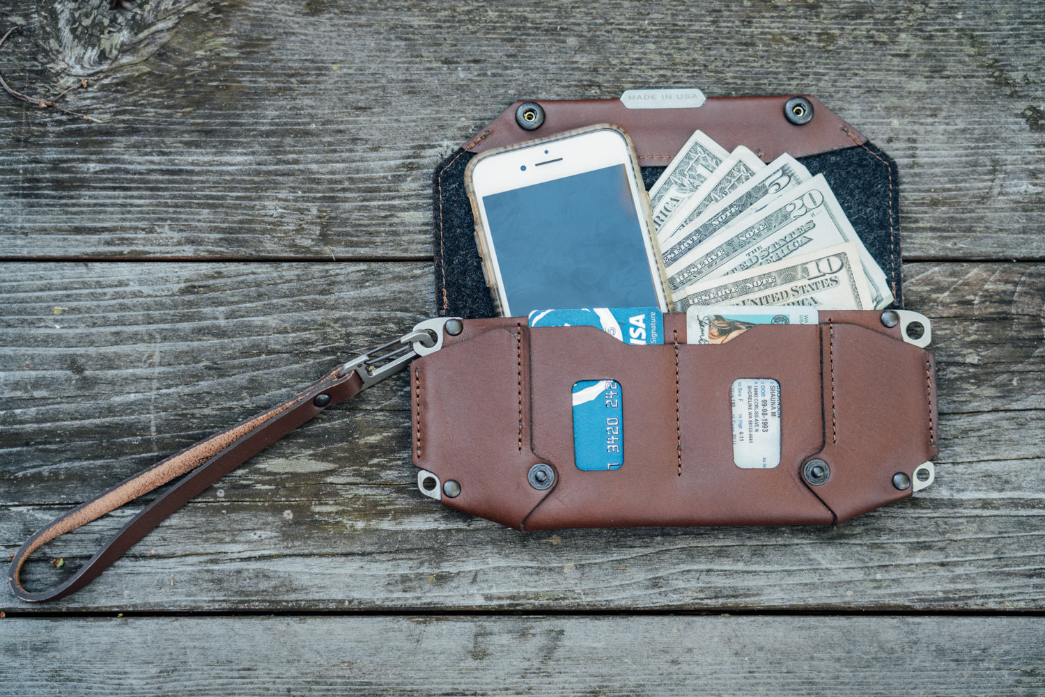 Are Virtual Wallets Really Replacing Physical Wallets?