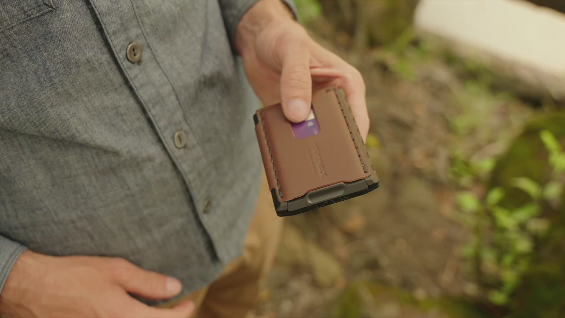 ネクストラベラー　トラベルウォレット Venture Billfold Wallet | Black Ano | Frontier Brown