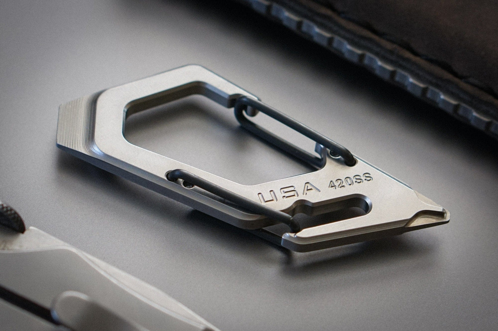 Black Talon Carabiner MultiTool Trayvax